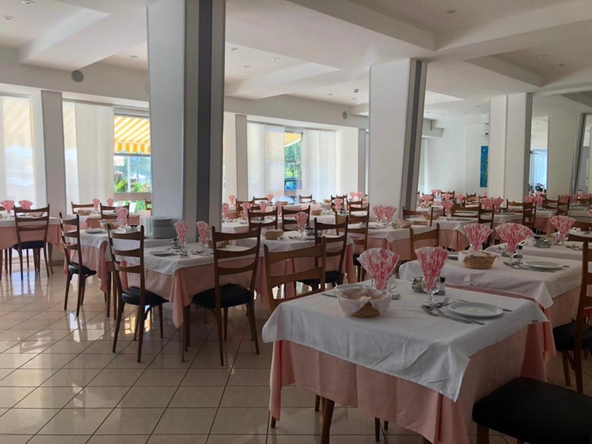 Hotel Alda Червія Екстер'єр фото