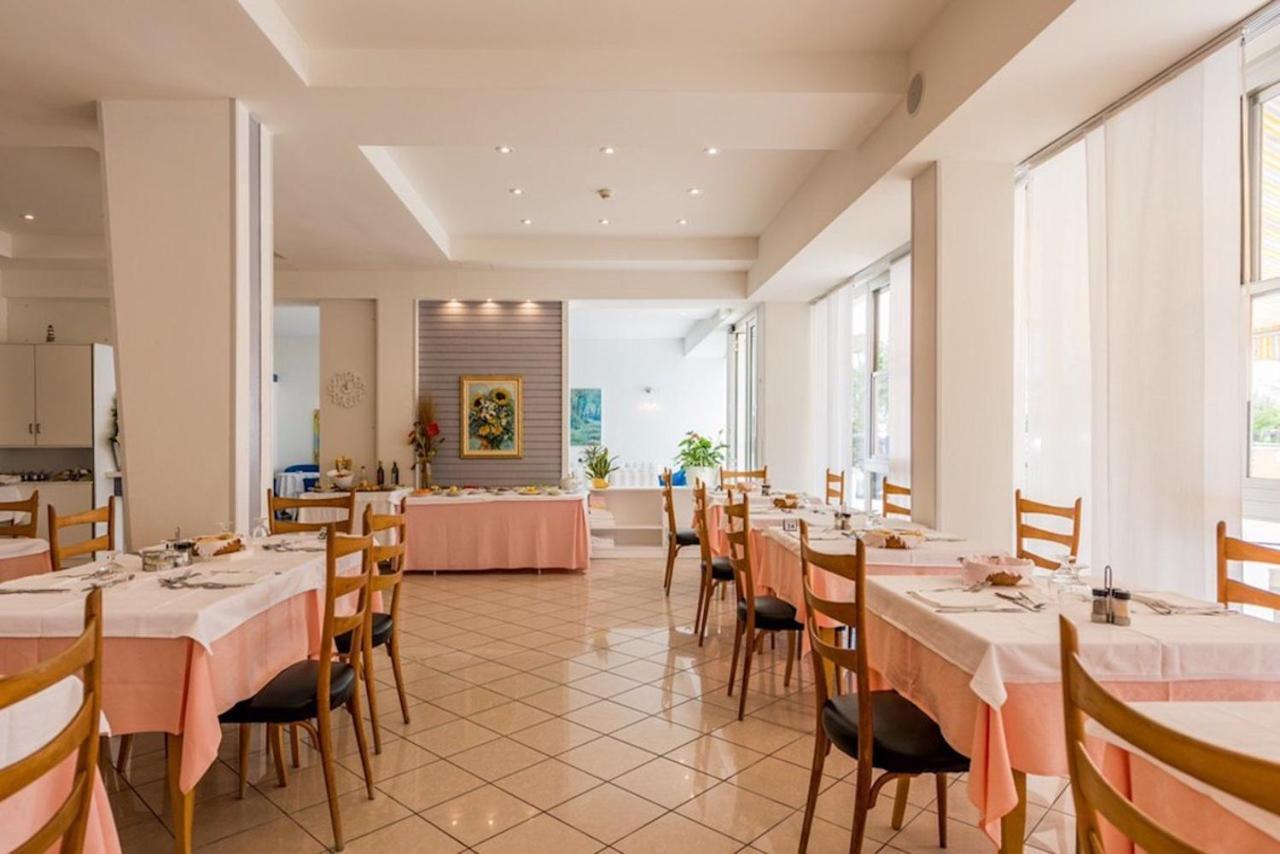 Hotel Alda Червія Екстер'єр фото